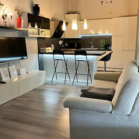 Апартаменты Benvenuti In Casa Peluca! Местре Экстерьер фото